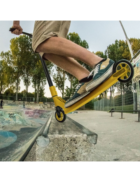 Hulajnoga wyczynowa Micro MX Crossneck 2.0 złota Hulajnoga wyczynowa Micro MX Crossneck 2.0 złota