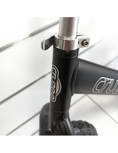 Rowerek biegowy Cruzee 12 SAFE czarny białe koła