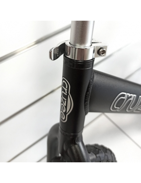 Rowerek biegowy Cruzee 12 SAFE czarny białe koła