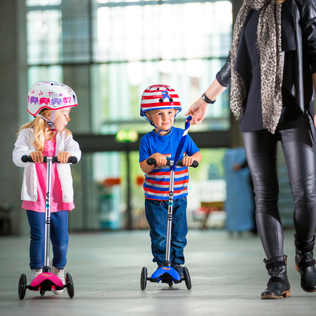 Pasek Micro do ciągnięcia i przenoszenia hulajnogi niebieski