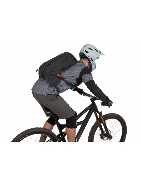 Plecak z bukłakiem Thule Rail 12L Obsidian