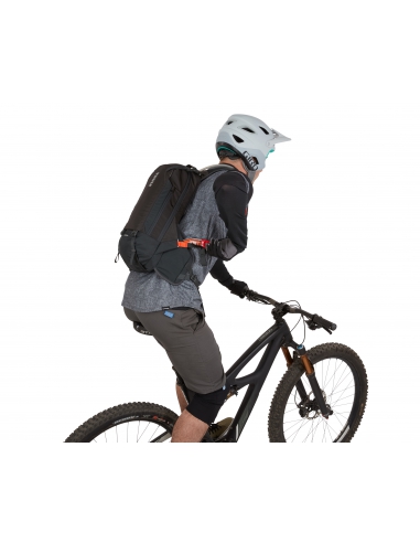 Plecak z bukłakiem Thule Rail Bike Hydration Pro 12L Obsidian