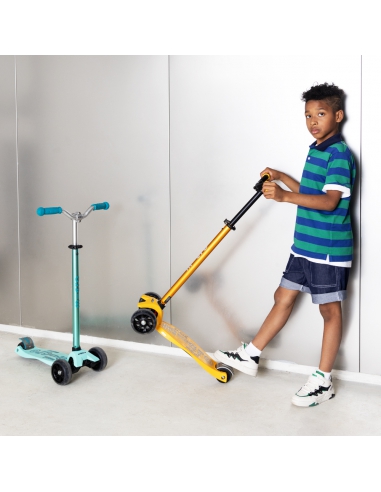 Hulajnoga Maxi Micro Deluxe PRO LED Vibrant Blue (świecące koła)