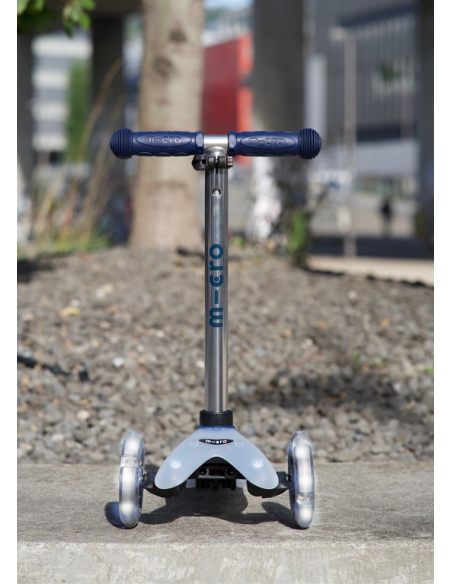 Hulajnoga Mini Micro Deluxe FLUX LED Navy (świecące koła, półprzeźroczysty podest)