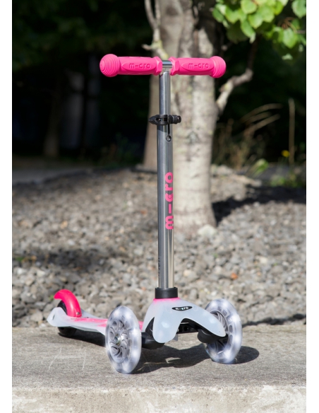 Hulajnoga Mini Micro Deluxe FLUX LED Neon Pink (świecące koła, półprzeźroczysty podest)