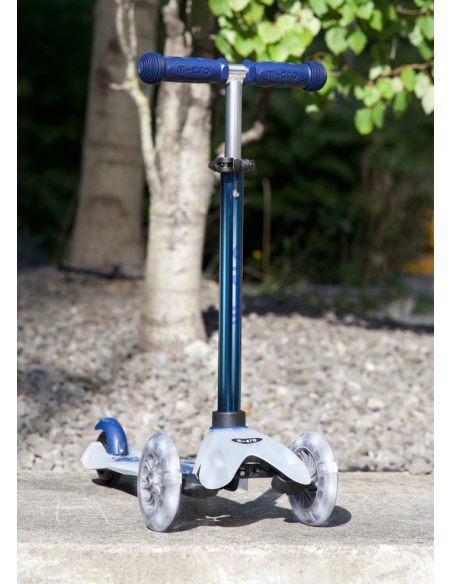 Hulajnoga Mini Micro Deluxe FLUX LED Neochrome Navy (świecące koła, półprzeźroczysty podest)