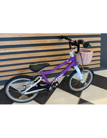 Różowy wiklinowy koszyk MINI na rower dziecięcy lub rowerek biegowy (mocowany na paski)