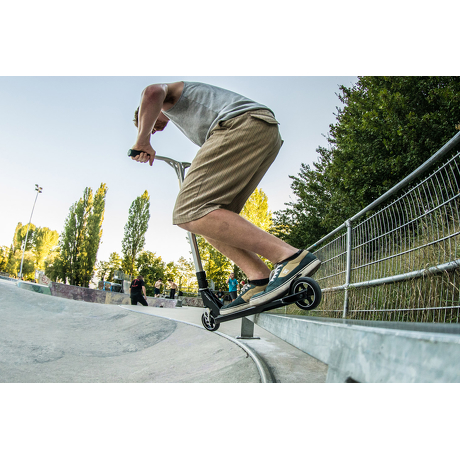 Hulajnoga wyczynowa Micro Crossneck czarna