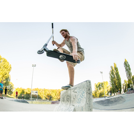 Hulajnoga wyczynowa Micro Crossneck czarna