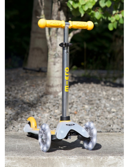 OUTLET Hulajnoga Mini Micro Deluxe FLUX LED Yellow (świecące koła, półprzeźroczysty podest) [brak opakowania]