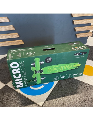 OUTLET Hulajnoga Mini Micro Deluxe LED Green (świecące koła) [uszkodzone opakowanie]