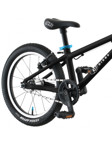 Rower dziecięcy Kubikes 16L AUTO Black/Laser-Blue - czarny z niebieskimi akcentami (automatyczna przerzutka)