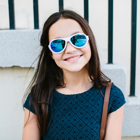 Okulary przeciwsłoneczne dla dzieci Babiators Aces Aviator Wicked White niebieskie szkła 6+