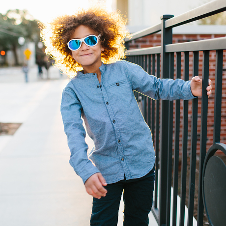 Okulary przeciwsłoneczne dla dzieci Babiators Aces Aviator Wicked White niebieskie szkła 6+