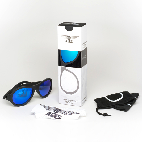 Okulary przeciwsłoneczne dla dzieci Babiators Aces Aviator Black Ops Black niebieskie szkła 6+