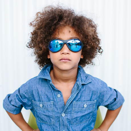 Okulary przeciwsłoneczne dla dzieci Babiators Aces Aviator Black Ops Black niebieskie szkła 6+