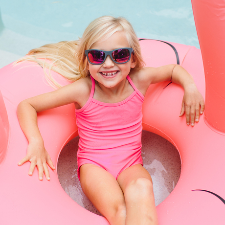 Okulary przeciwsłoneczne dla dzieci Babiators Aces Navigator Galactic Grey różowe szkła 6+