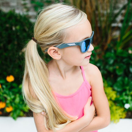 Okulary przeciwsłoneczne dla dzieci Babiators Aces Navigator Galactic Grey niebieskie szkła 6+