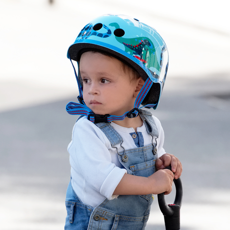 Kask Micro scootersaurus, w dinozaury