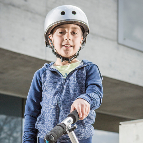 Kask Micro srebny metalik