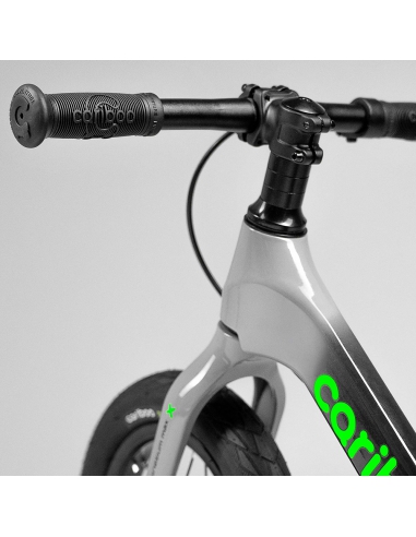 Rowerek biegowy CARIBOO Magnesium MAX Black/Grey (hamulec, pompowane koła)