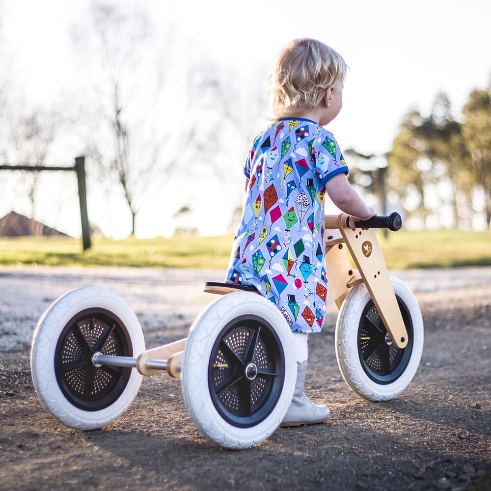 Pierwsze kroki na rowerku biegowym