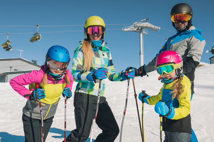 Dziecięce kaski i gogle narciarskie Uvex