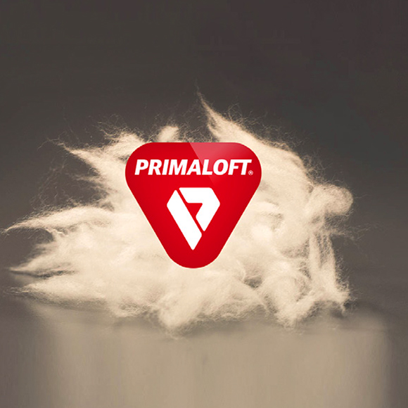 Syntetyczna izolacja PrimaLoft® jest jedną z najbardziej zaawansowanych. Drobne włókna doskonale utrzymują ciepło zabiegając wychłodzeniom nawet przy skrajnych temperaturach. Kolejną dużą zaletą tej izolacji jest to, iż nie traci ona swoich właściwości również po przemoknięciu.
