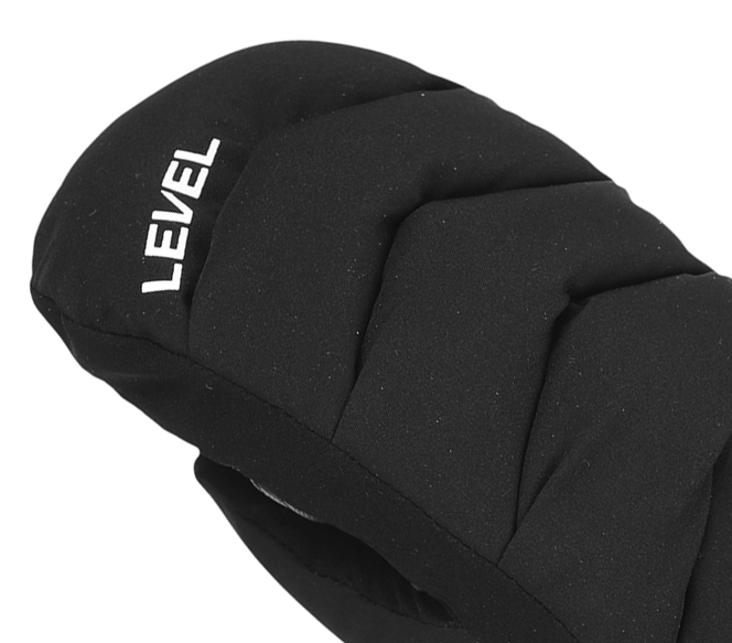 Chcąc jeszcze lepiej zabezpieczyć przed przemoknięciem poza membraną Gore-Tex producent zdecydował się też na pokrycie warstwy zewnętrznej rękawic specjalnym laminatem. Ma on za zadanie zagwarantować pełną wodoszczelność jednocześnie dając możliwość odprowadzania ogrzanego powietrza z wnętrza rękawicy.