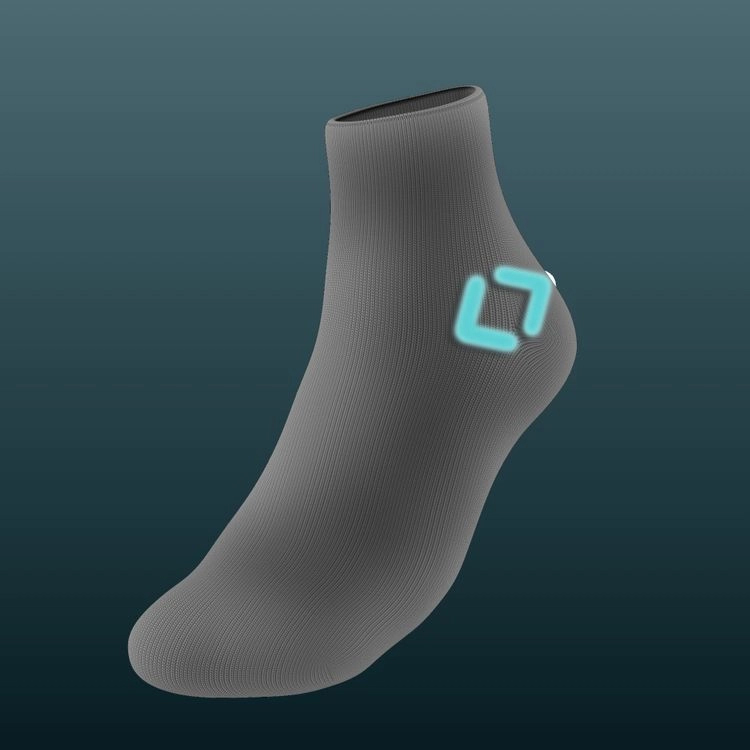 Na kostce znajduje się asymetryczna opaska Intericor Ankle Guard, która jest zintegrowana z golenią. Działa na redukcję obciążenia stawu, minimalizując ryzyko urazów i otarć podczas aktywności.